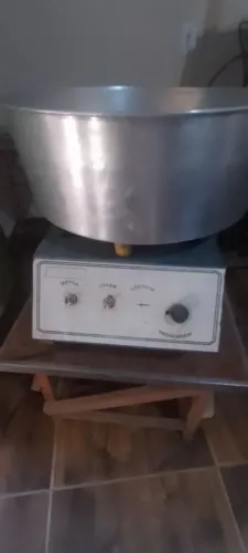Vende -se máquina de algodão doce