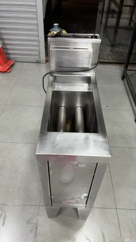 Fritadeira a gás óleo e água 