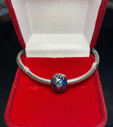 charm pandora com clip planeta azul
