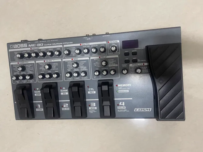 Pedaleira BOSS ME-80