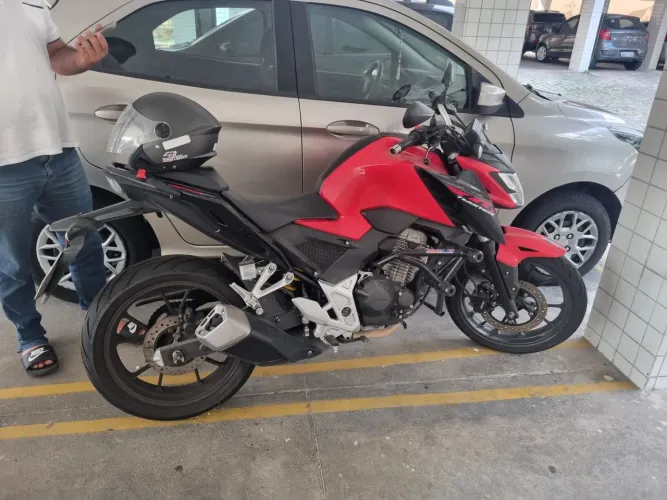 TWISTER CB300 2024 ÚNICO DONO