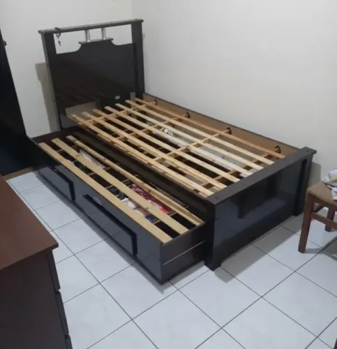 Bicama (cama principal + cama gaveta) + 2 gavetas para objetos