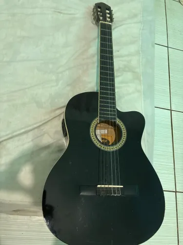 Desapego Urgente: Violão Elétrico Madrid Nylon Preto (Retirada no Local)