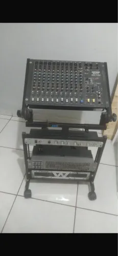 Vende-se mesa de som Wattsom