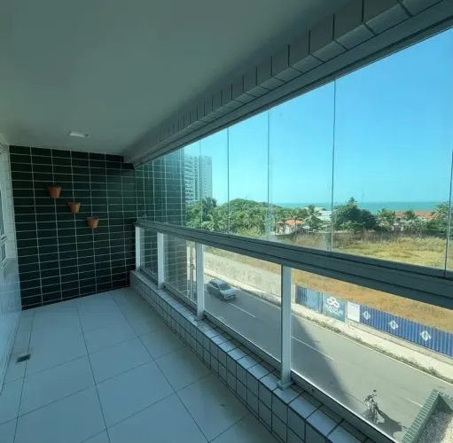**EXCLUSIVIDADE NA PONTA DO FAROL** **Apartamento de alto padrão com vista para o mar, 4