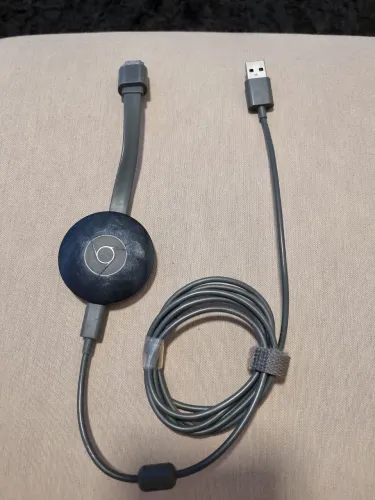 Google Chromecast 2ª Geração Full HD original - Transforme sua TV em Smart