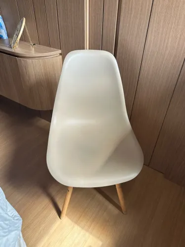 Cadeira eames eiffel