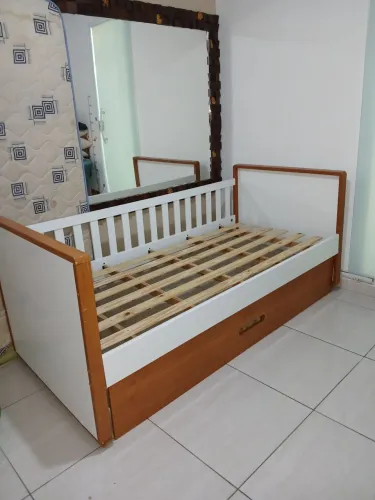 Cama solteiro com auxiliar 