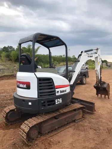 Mini Escavadeira Bob Cat E26 2013