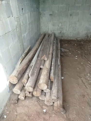 Pontaletes de 3 metros semi-novo, escora para laje.