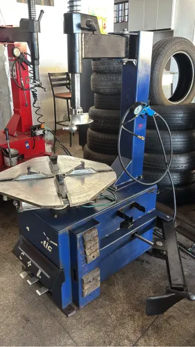 Desmontadora de pneus