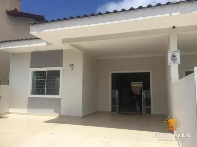 Casa a 200m da praia com piscina e 2 dormitórios à venda, 120m² por R$520.000,00 - Sai Mir