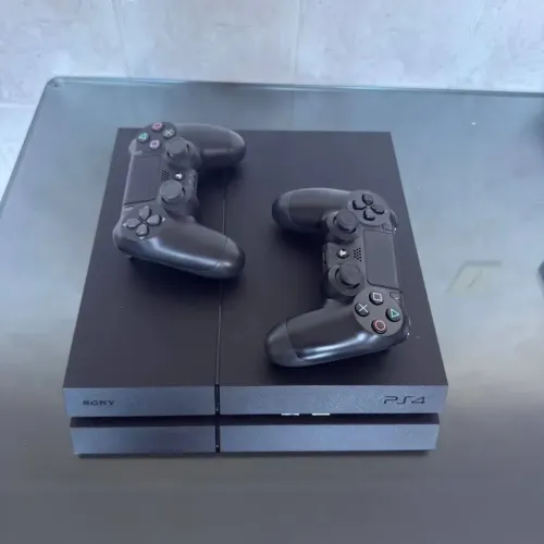 PS4 Fat 2 controles (Desbloqueado)