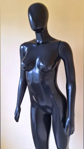 Maniquin Feminina