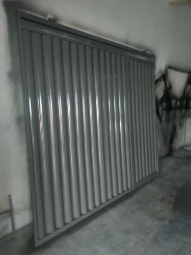 Portões social e de garagem (LEIA)
