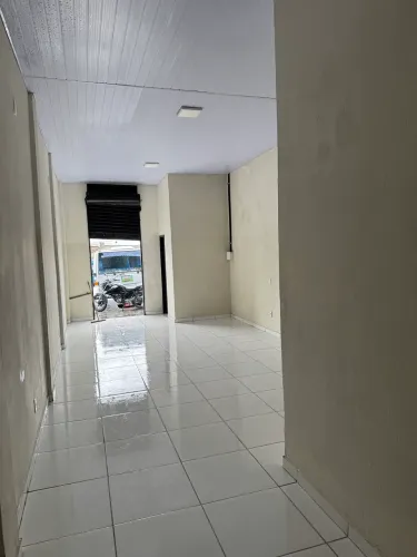 Imóvel Comercial Reformado no Planalto - Ideal para Delivery, Escritório ou Depósito