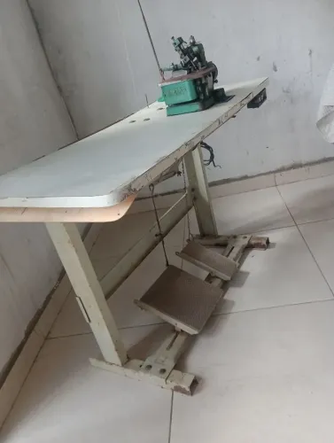 MAQUINA DE CUSTURA OVERLOK