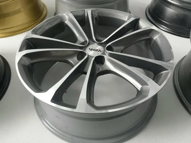 Roda aro 17 Vaska Estrela Grafite com diamantado Toyota Corolla 5X100 jogo novo