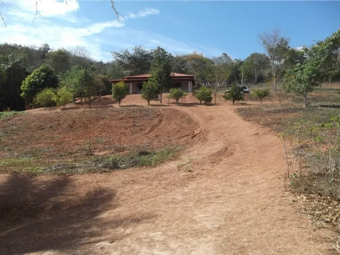 Terreno 9 ha com casa e um espaço gourmet externo, Jaboticatubas(Temos varias opções).