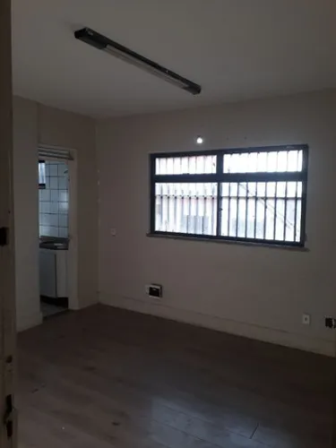 Sala comercial bem localizada