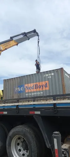 CONTAINER DE 6 METROS CONSERVADO