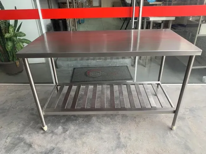 Mesa inox industrial com prateleira - nova