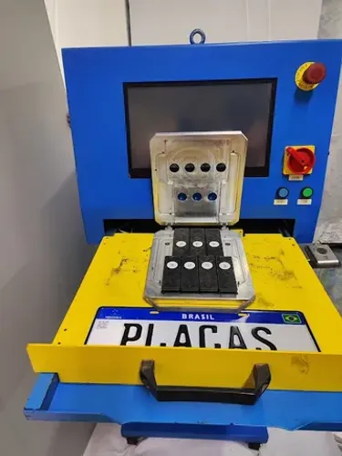 Prensa Hidráulica Placa Mercosul Matriz e Conj Alfa Numéricos