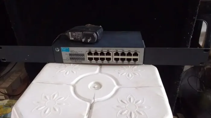 Switch HPE OfficeConnect 1410 16 Portas 10/100 - Não Gerenciável  Niteroi