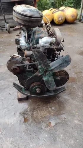 Câmbio e motor diesel caminhonete