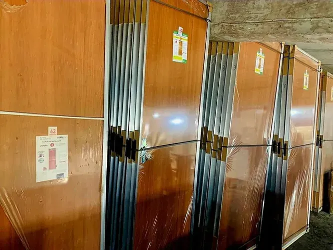 Porta com marco de alumínio comprando 3 unidades 