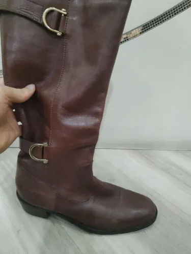 Bota cano alto de couro Mazzali 37