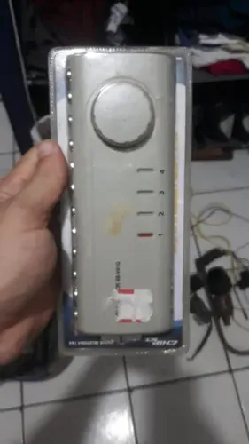 Seletor de Áudio e Vídeo de 4 Canais - Conecte e Desfrute