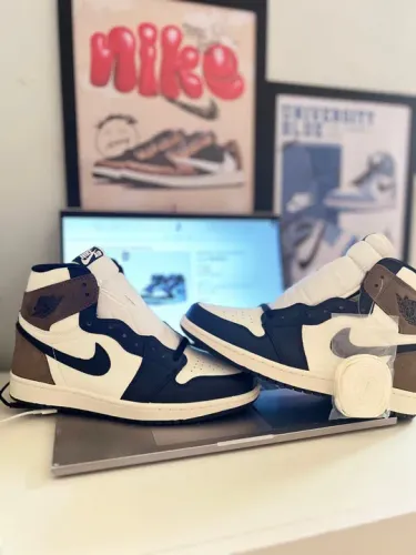 Tênis Nike Air Jordan 1 Retro High OG - Dark mocha