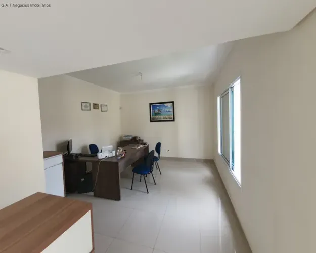 Sala para Locação na Vila Jardini, Sorocaba-SP: 1 Sala, 1 Banheiro, 30m² de Área Disponíve