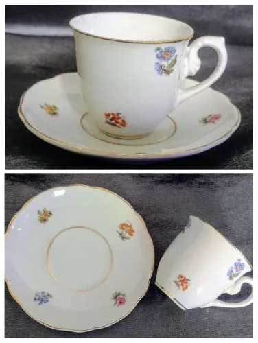 Lote com 4 lindas xícaras e pires de café vintage, com detalhes florais delicados.