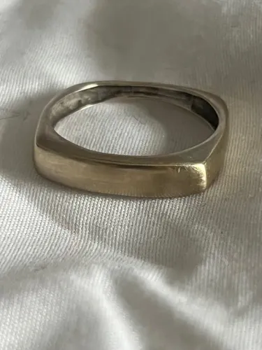 Anel quadrado em ouro branco HStern