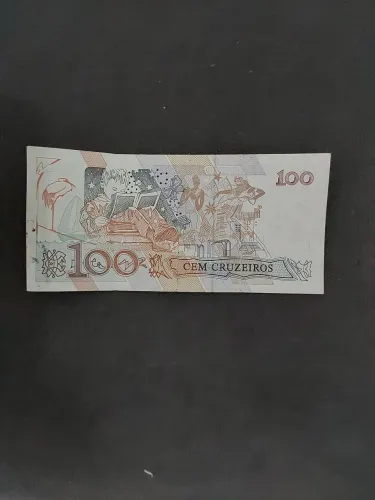 Notado 100 cruzeiros 