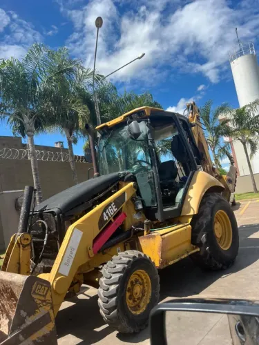 Retroescavadeira CAT 416E excelente 2015