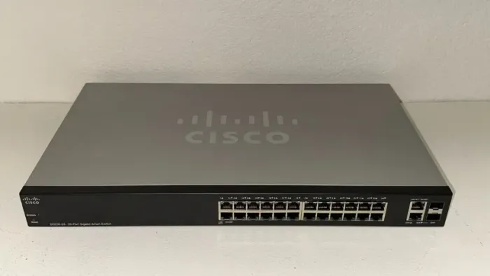 Switch Cisco Small Business SG200 26 24x 1GbE + 2x 1Gb Combo