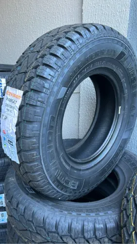 Pneu 235 75 R15 novo importado