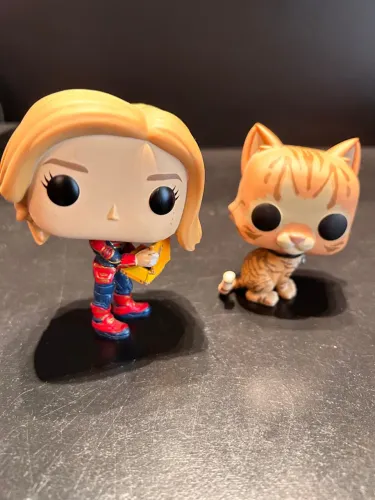 Funko POP Capita Marvel e Goose the Cat