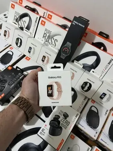 CAIXA LACRADA - Relógio SmartWatch Samsung Galaxy Fit3 / Display 1.6" - Rosé