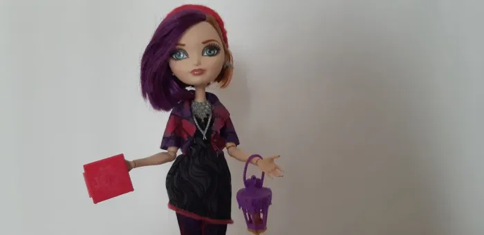 Boneca Ever After High Poppy O'Hair