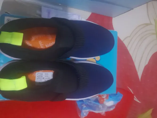 O sapato novo do n0 34 ficou pequeno no pé do meu filho.