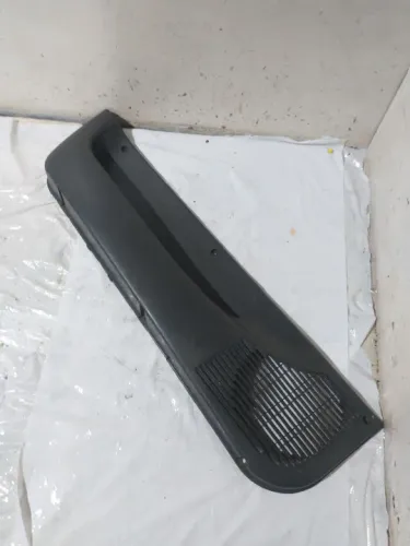 Porta objeto dianteiro esquerdo Corsa 4p