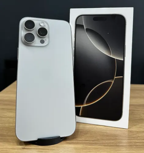 iPhone 16 Pro Max 256gb natural semi novo em excelente estado!!
