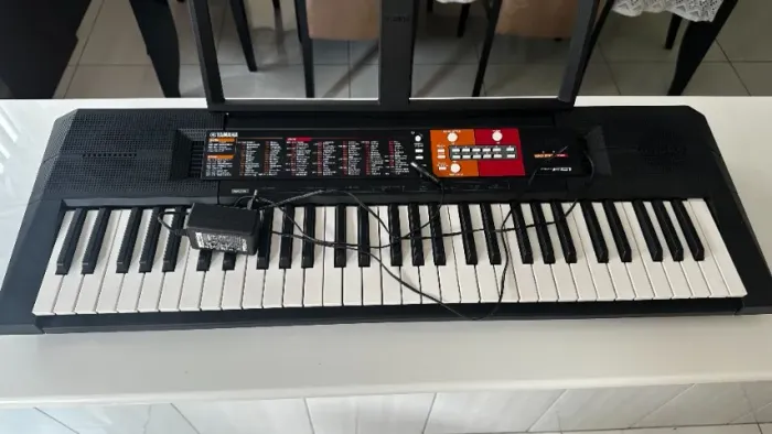 Teclado YAMAHA