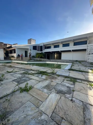 CASA À VENDA TIPO MANSÃO PRÓXIMO À ORLA - BAIRRO ATALAIA