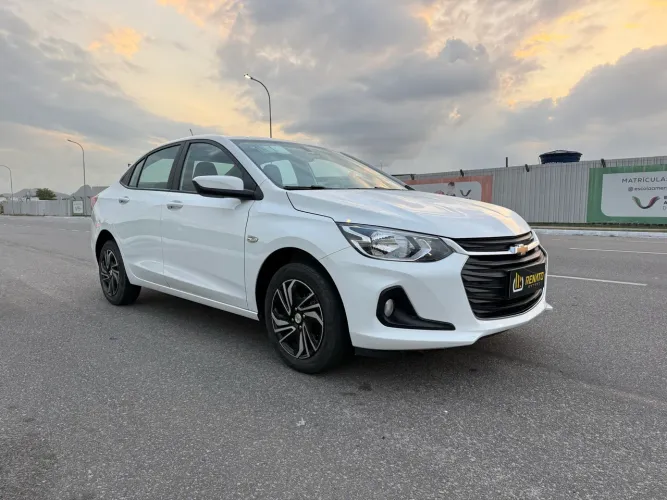 Onix LT Sedan Plus 1.0 Flex - SEM DETALHES!