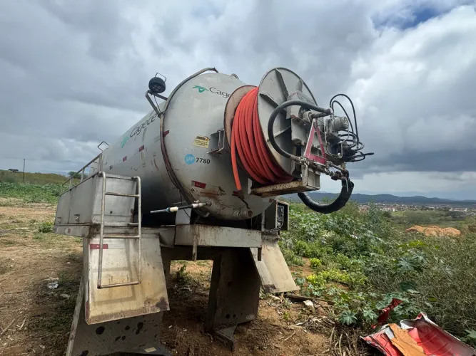 Emplemento limpa fossa 